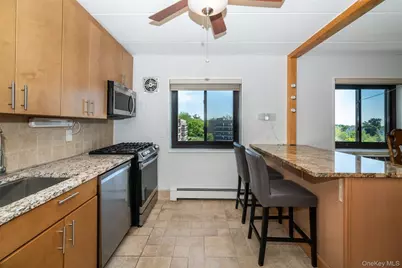 666 Pelham Road #7B, New Rochelle, NY 10805 - Photo 8