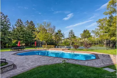 16 Cabriolet Lane, Melville, NY 11747 - Photo 34