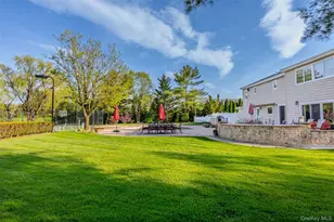 16 Cabriolet Ln, Melville, NY 11747 - Photo 38