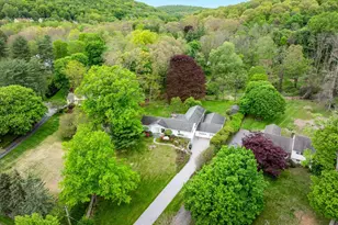 749 Croton Lake Rd, Bedford Corners, NY 10549 - Photo 2