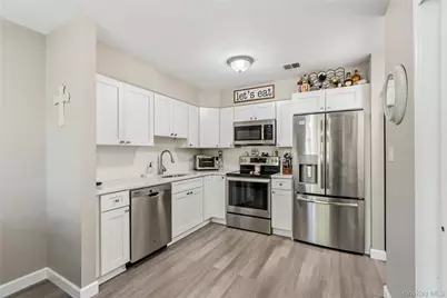 221 Springmeadow Drive #E, Holbrook, NY 11741 - Photo 10