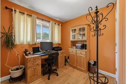 Riverdale 23, Oakdale, NY 11769 - Photo 8
