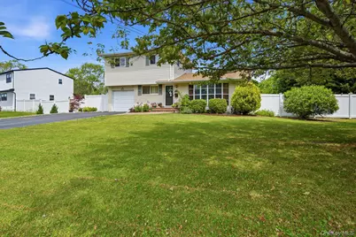 Riverdale 23, Oakdale, NY 11769 - Photo 2