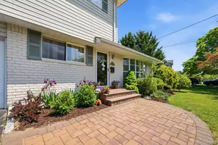 Riverdale 23, Oakdale, NY 11769 - Photo 4