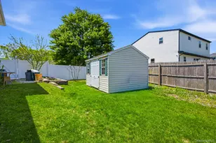 Riverdale 23, Oakdale, NY 11769 - Photo 28