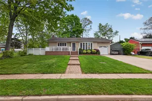 35 Genesee Dr, Commack, NY 11725 - Photo 2