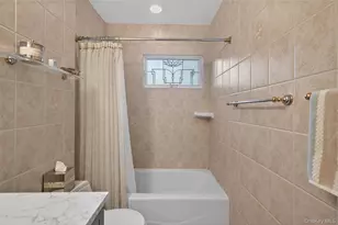 35 Genesee Dr, Commack, NY 11725 - Photo 20
