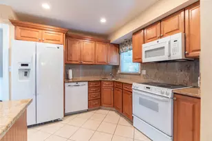 20 Priscilla Ln, Port Chester, NY 10573 - Photo 6