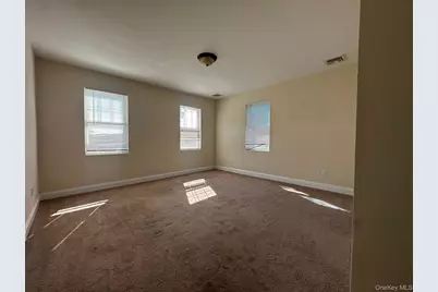 38 East Avenue #second floor, Glen Cove, NY 11542 - Photo 4