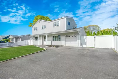 1532 Gogel Street, Holbrook, NY 11741 - Photo 2