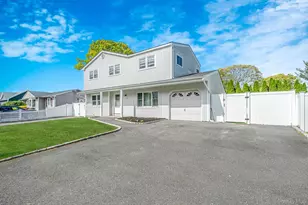 1532 Gogel St, Holbrook, NY 11741 - Photo 2