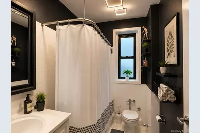 16015 Powells Cove Blvd #C7, Whitestone, NY 11357 - Photo 8