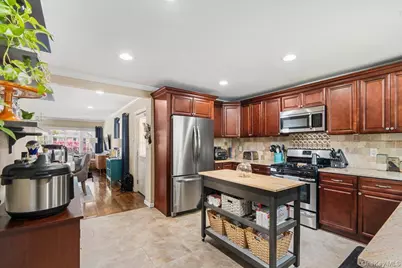 77 Scudder Avenue, Copiague, NY 11726 - Photo 12