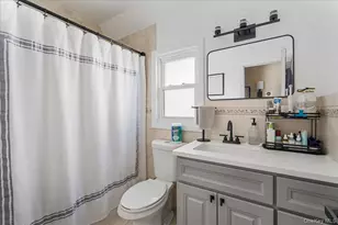 77 Scudder Ave, Copiague, NY 11726 - Photo 16