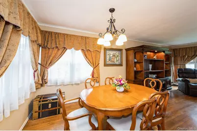 361 Spruce Lane, East Meadow, NY 11554 - Photo 6