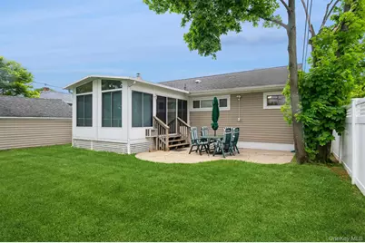361 Spruce Lane, East Meadow, NY 11554 - Photo 14