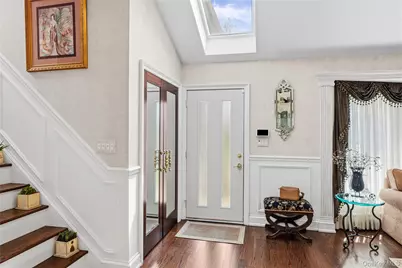 77 Lake Drive, Manhasset Hills, NY 11040 - Photo 4