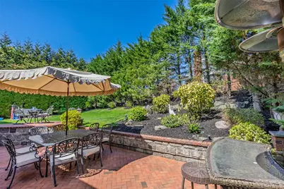 77 Lake Drive, Manhasset Hills, NY 11040 - Photo 36