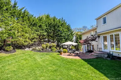 77 Lake Drive, Manhasset Hills, NY 11040 - Photo 34