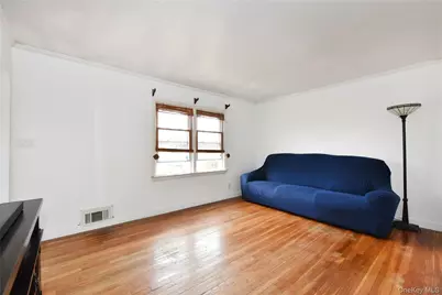 916 Center Drive, Franklin Square, NY 11010 - Photo 10