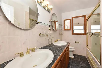 916 Center Drive, Franklin Square, NY 11010 - Photo 20