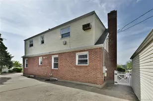 916 Center Dr, Franklin Square, NY 11010 - Photo 26