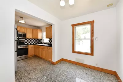 916 Center Drive, Franklin Square, NY 11010 - Photo 6