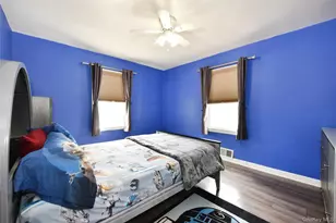 916 Center Dr, Franklin Square, NY 11010 - Photo 14