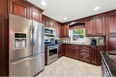 3 Lenore Avenue, Hicksville, NY 11801 - Photo 12