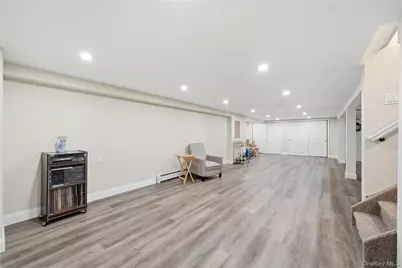 3 Lenore Avenue, Hicksville, NY 11801 - Photo 20