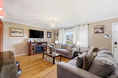 3 Lenore Avenue, Hicksville, NY 11801 - Photo 6