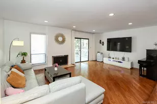 81 Estate Dr, Jericho, NY 11753 - Photo 12
