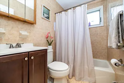 212 Gordon Avenue, Westbury, NY 11590 - Photo 16