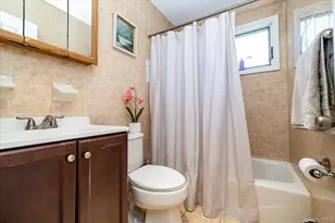 212 Gordon Ave, Westbury, NY 11590 - Photo 16