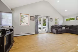 212 Gordon Ave, Westbury, NY 11590 - Photo 10