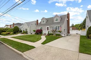 113 6th St, New Hyde Park, NY 11040 - Photo 2