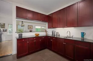 1 Preserve Ct, White Plains, NY 10607 - Photo 8
