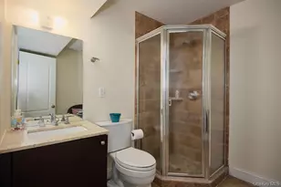 1 Preserve Ct, White Plains, NY 10607 - Photo 38