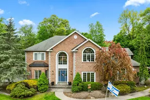 24 Oxford Dr, Suffern, NY 10901 - Photo 2