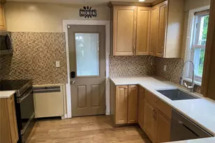 36 Maryton Rd, White Plains, NY 10603 - Photo 2