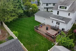 4711 Belmont Rd, Great Neck, NY 11020 - Photo 2