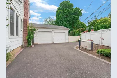 47-11 Belmont Road, Great Neck, NY 11020 - Photo 4