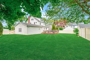 4711 Belmont Rd, Great Neck, NY 11020 - Photo 22