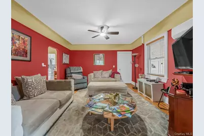 47-11 Belmont Road, Great Neck, NY 11020 - Photo 8
