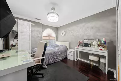 24002 Oak Park Drive #18C, Little Neck, NY 11362 - Photo 20
