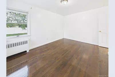 9 Ferndale Drive, Hicksville, NY 11801 - Photo 18