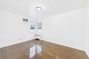 9 Ferndale Dr, Hicksville, NY 11801 - Photo 16