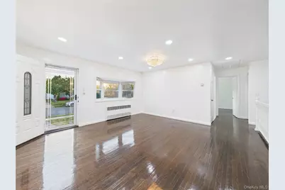 9 Ferndale Drive, Hicksville, NY 11801 - Photo 4