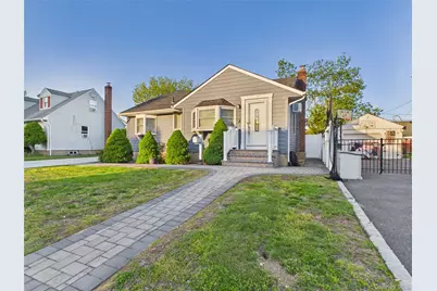 9 Ferndale Drive, Hicksville, NY 11801 - Photo 2