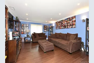 120 Estate Drive, Jericho, NY 11753 - Photo 16